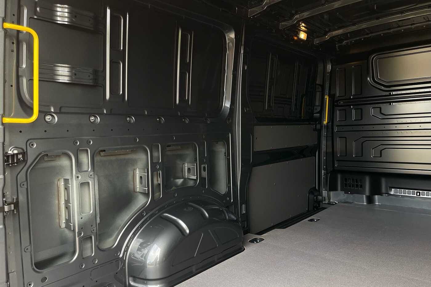 Volkswagen Crafter CR35 Trendline MWB 177PS 2.0 TDI FWD-Business Pack -Delivery Miles-LOW ROOF