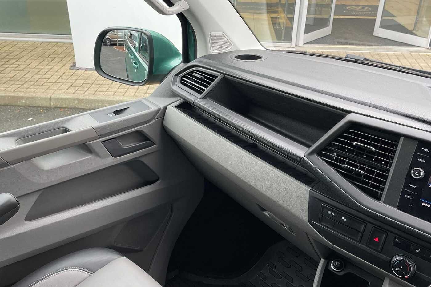 Volkswagen Transporter Shuttle T32 LWB Diesel 2.0 TDI 204PS SE Minibus DSG 8 Seats-Great Spec