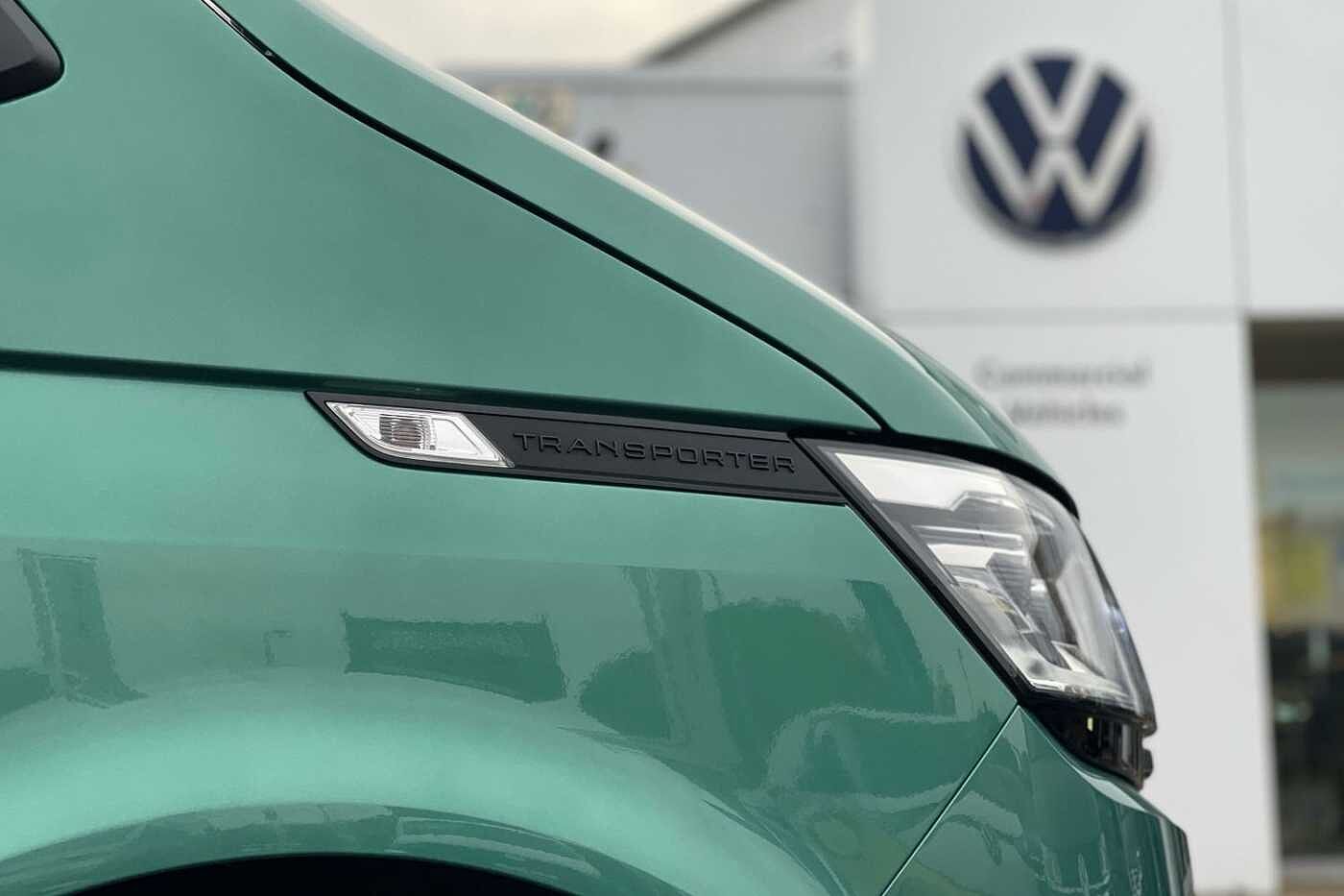 Volkswagen Transporter Shuttle T32 LWB Diesel 2.0 TDI 204PS SE Minibus DSG 8 Seats-Great Spec