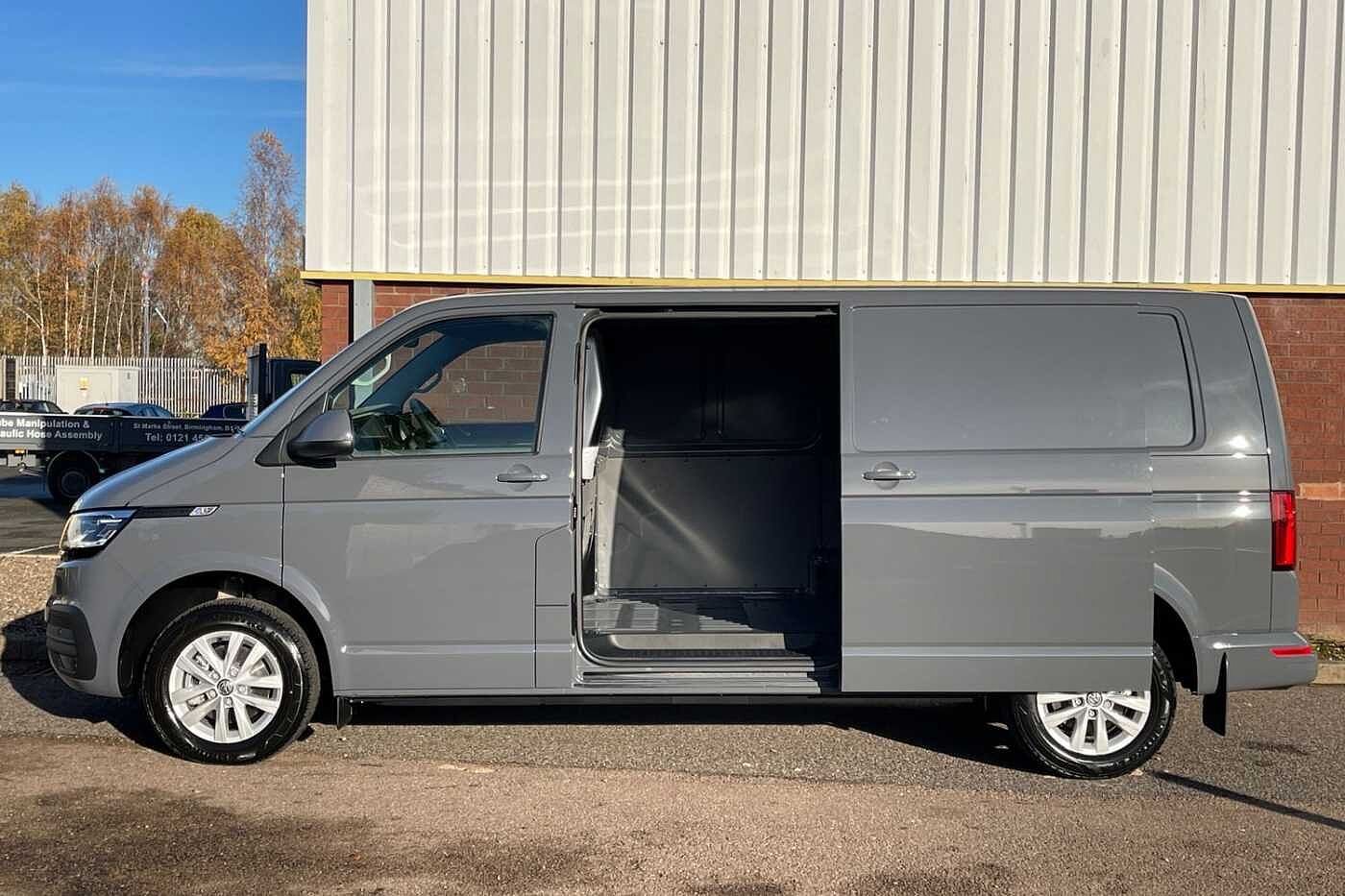 Volkswagen Transporter T30 LWB Diesel 2.0 TDI 150 Highline LWB DSG Auto-NAV-LED's-Tailgate-2023