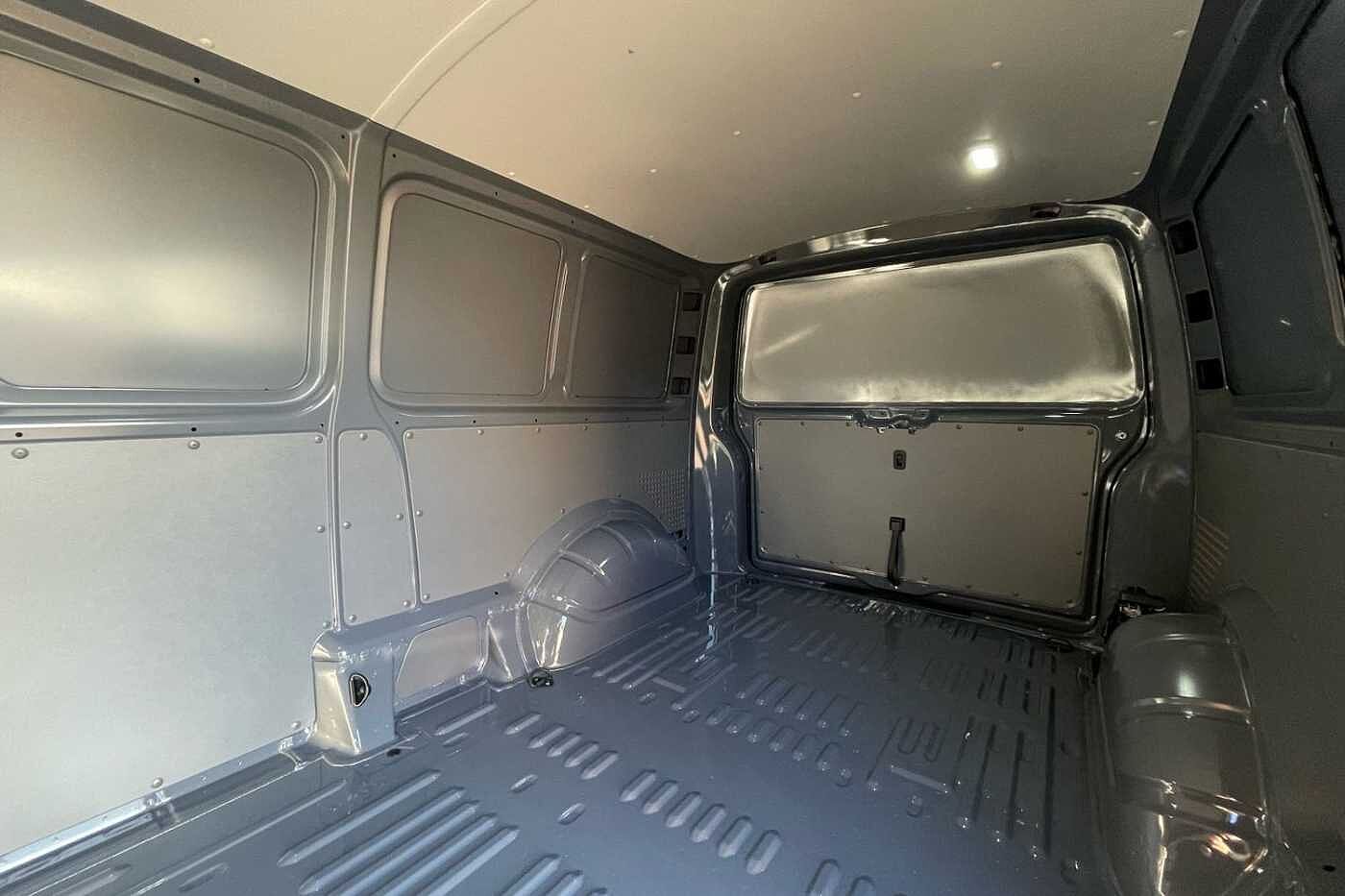 Volkswagen Transporter T30 LWB Diesel 2.0 TDI 150 Highline LWB DSG Auto-NAV-LED's-Tailgate-2023
