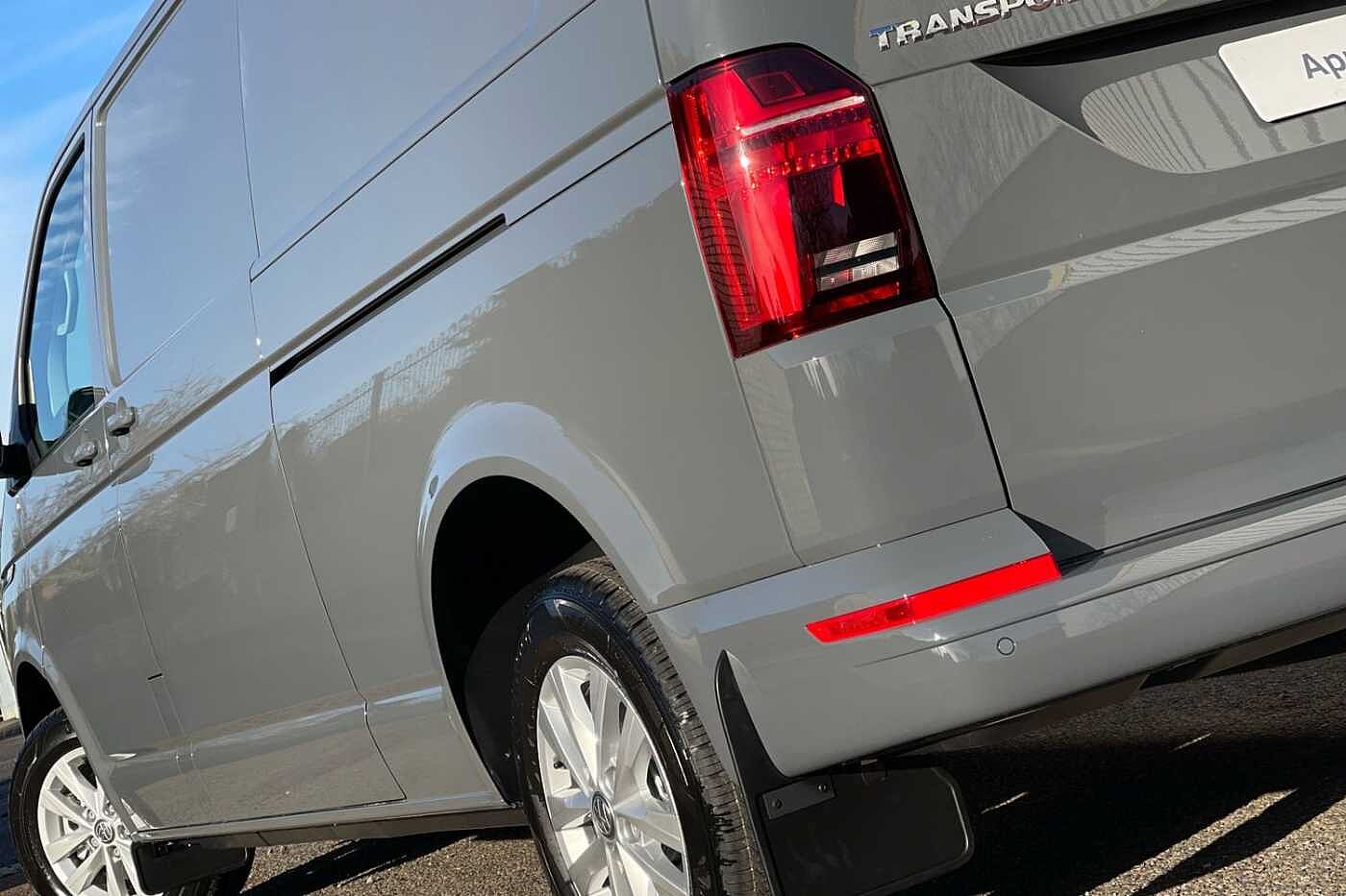 Volkswagen Transporter T30 LWB Diesel 2.0 TDI 150 Highline LWB DSG Auto-NAV-LED's-Tailgate-2023