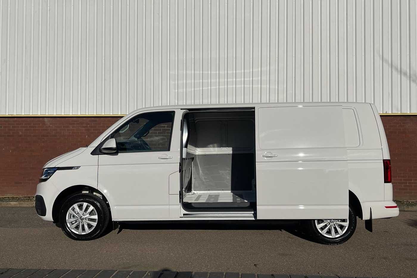 Volkswagen Transporter T30 LWB Diesel 2.0 TDI 150 Highline LWB DSG Auto-NAV-LED's-Tailgate-2023