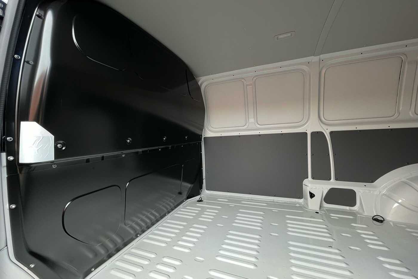 Volkswagen Transporter T30 LWB Diesel 2.0 TDI 150 Highline LWB DSG Auto-NAV-LED's-Tailgate-2023