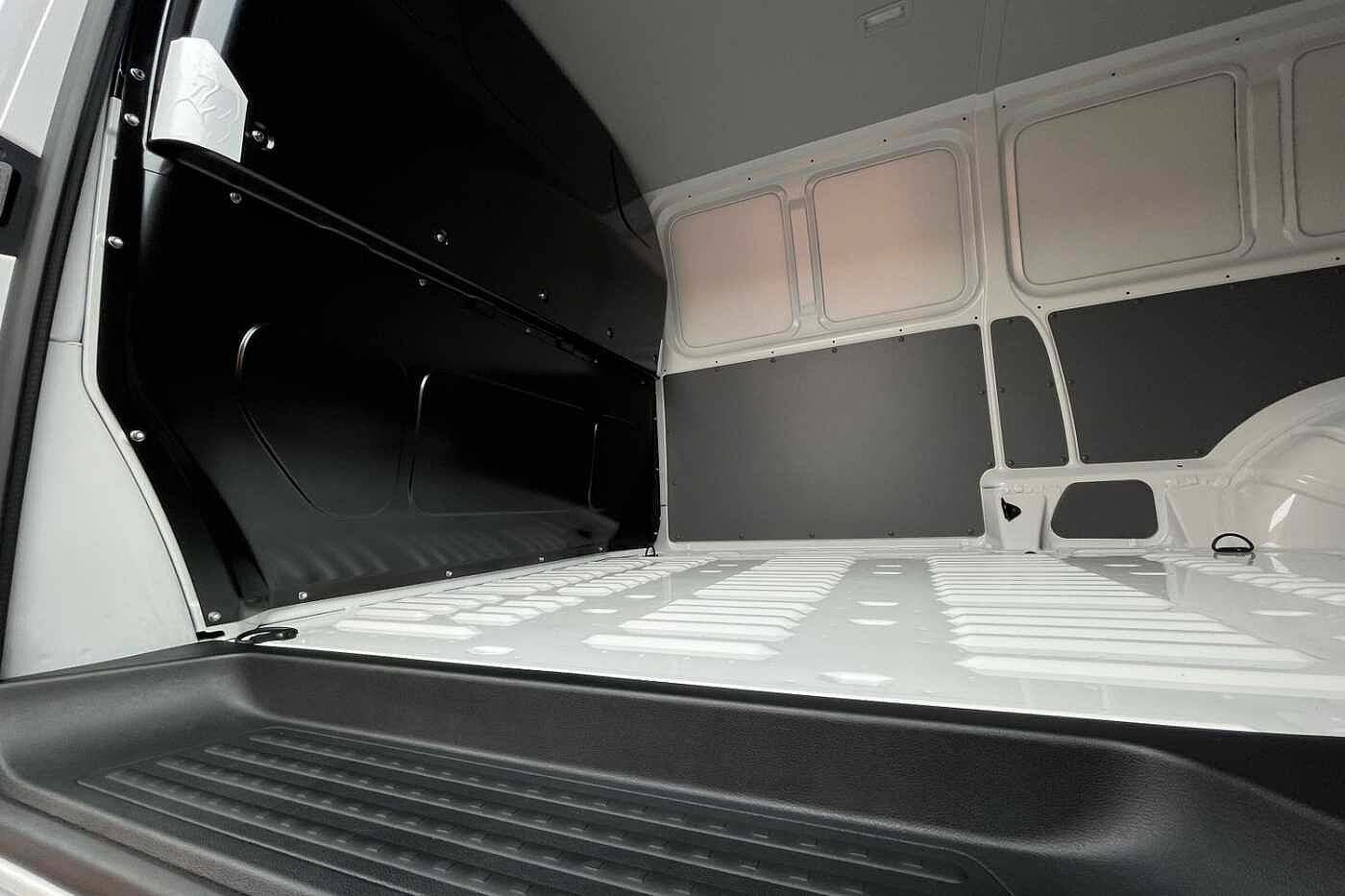 Volkswagen Transporter T30 LWB Diesel 2.0 TDI 150 Highline LWB DSG Auto-NAV-LED's-Tailgate-2023