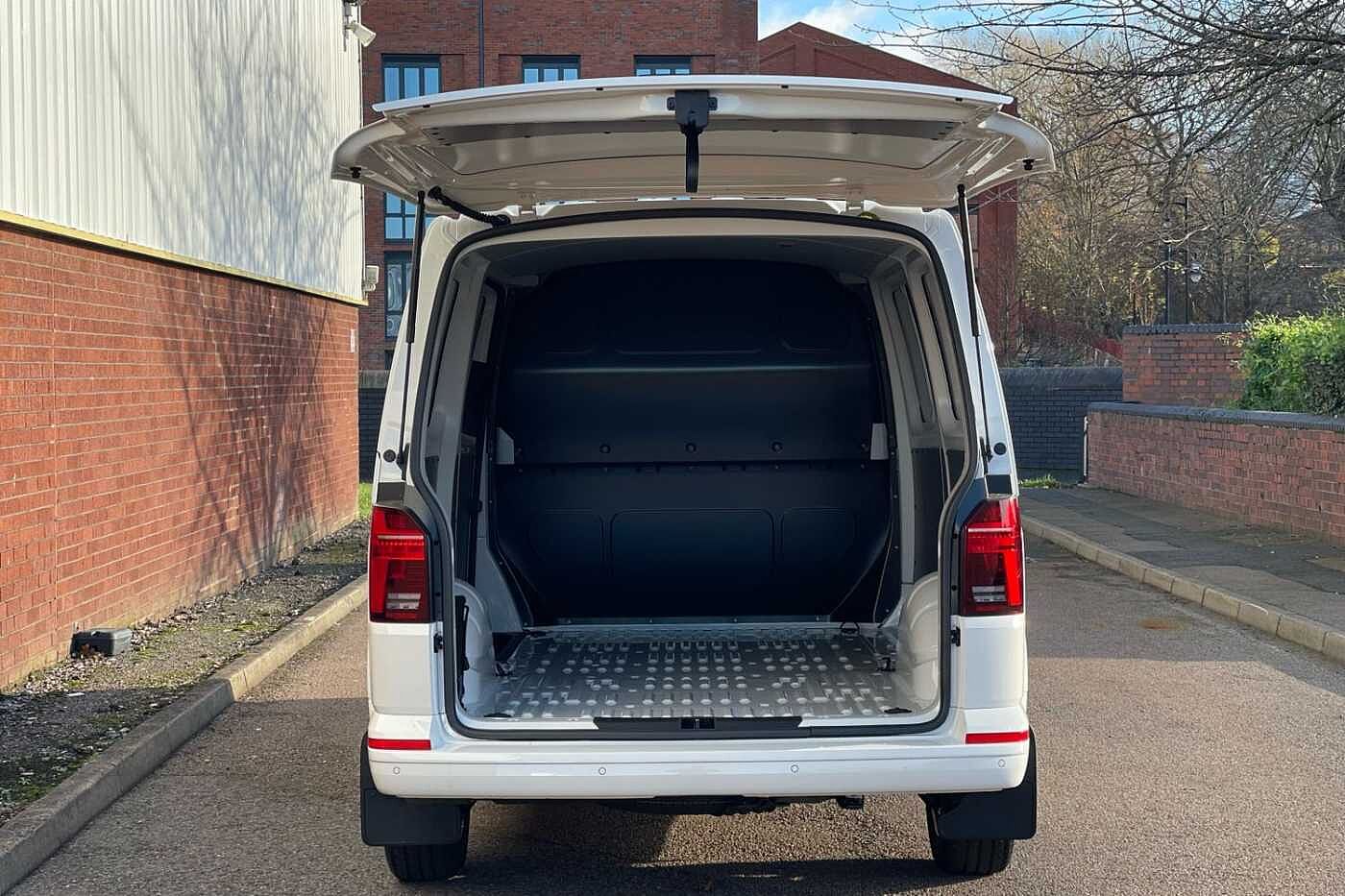 Volkswagen Transporter T30 LWB Diesel 2.0 TDI 150 Highline LWB DSG Auto-NAV-LED's-Tailgate-2023