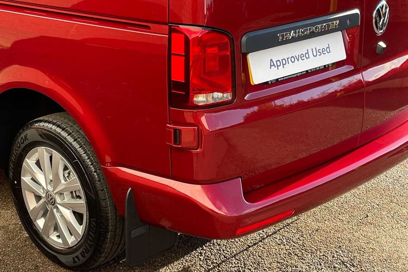 Volkswagen Transporter 2.0TDI 110ps T28 Highline BMT SWB--Delivery Miles