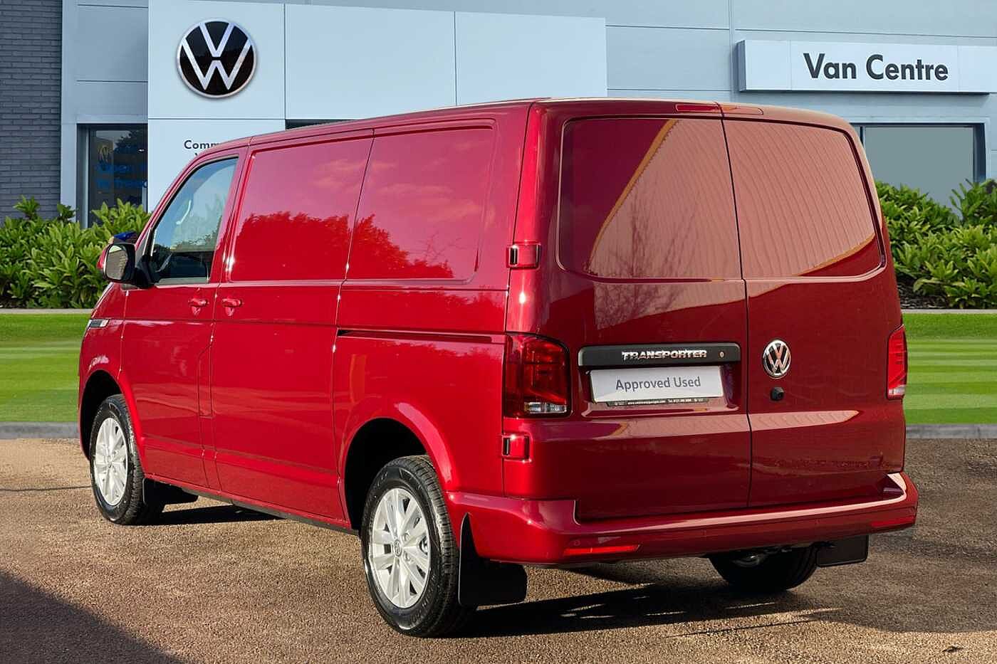 Volkswagen Transporter 2.0TDI 110ps T28 Highline BMT SWB--Delivery Miles