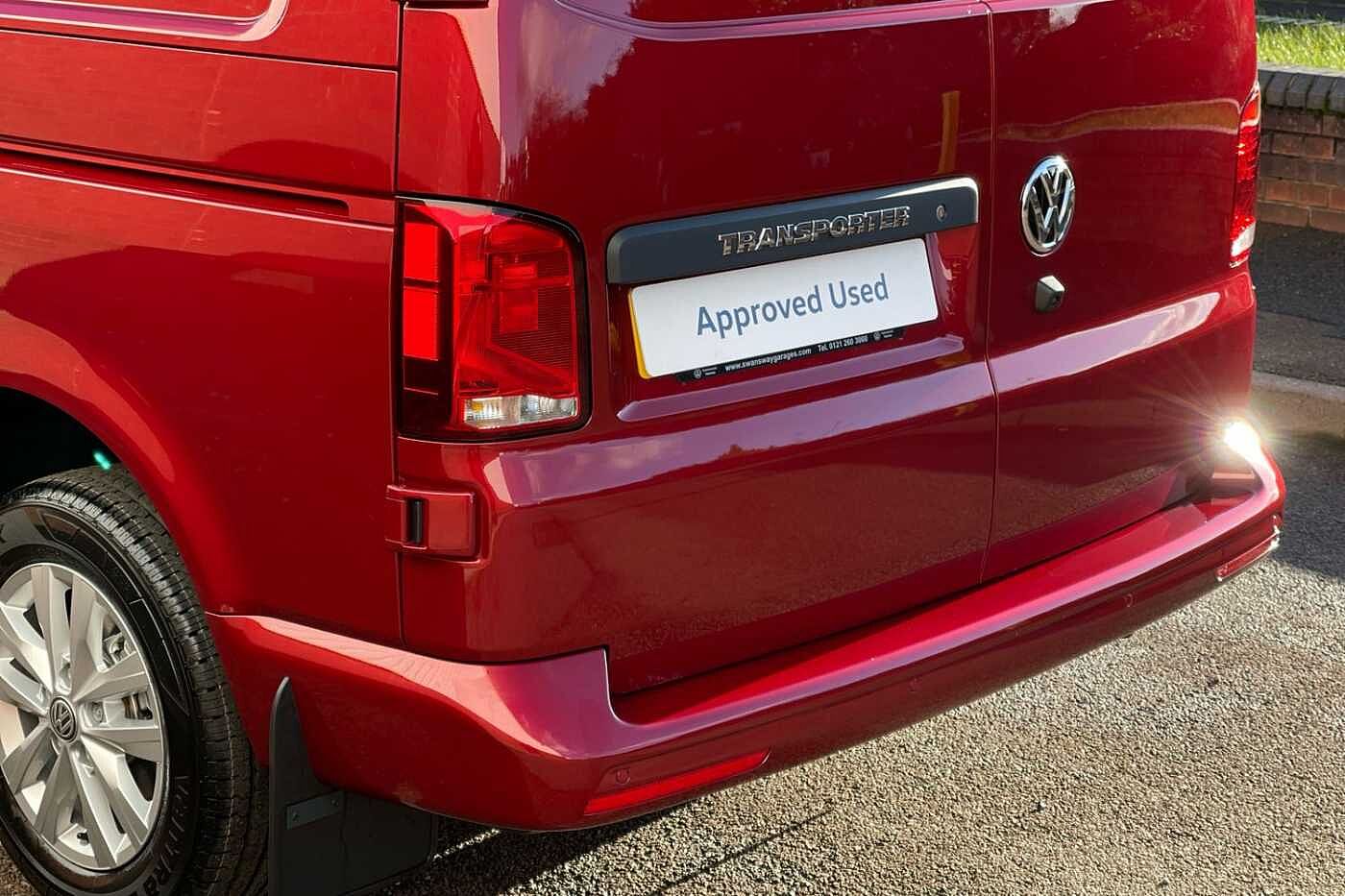 Volkswagen Transporter 2.0TDI 110ps T28 Highline BMT SWB--Delivery Miles