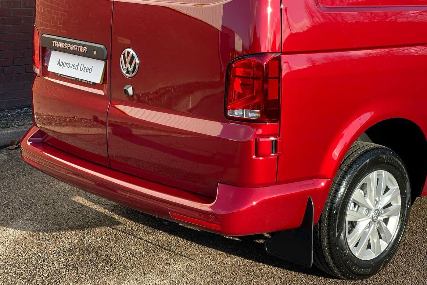 Volkswagen Transporter 2.0TDI 110ps T28 Highline BMT SWB--Delivery Miles