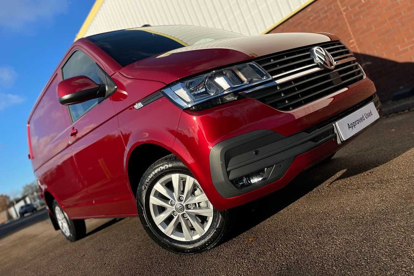 Volkswagen Transporter 2.0TDI 110ps T28 Highline BMT SWB--Delivery Miles