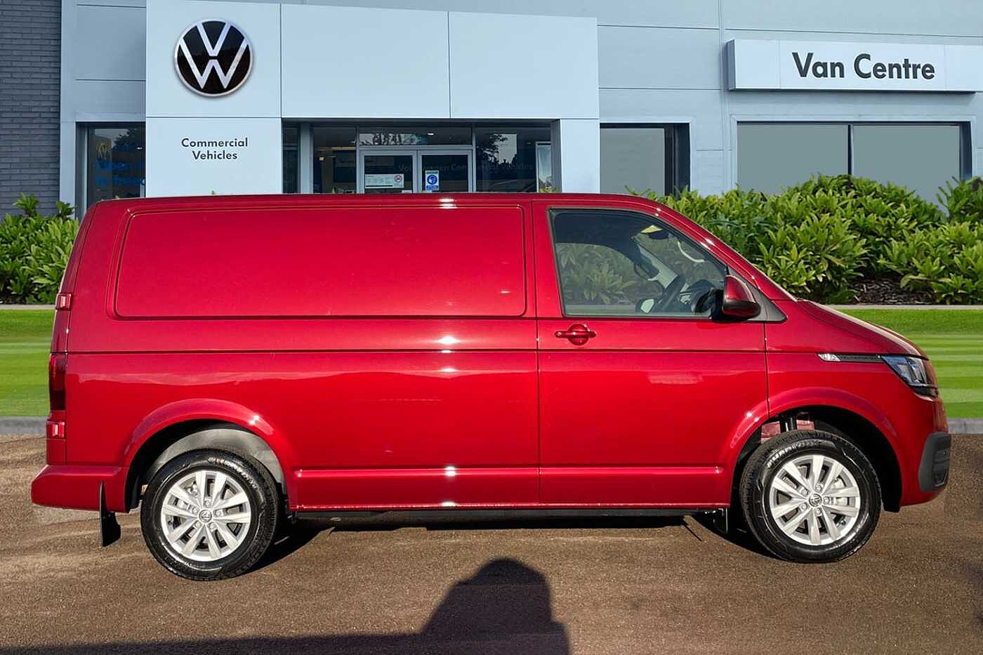 Volkswagen Transporter 2.0TDI 110ps T28 Highline BMT SWB--Delivery Miles