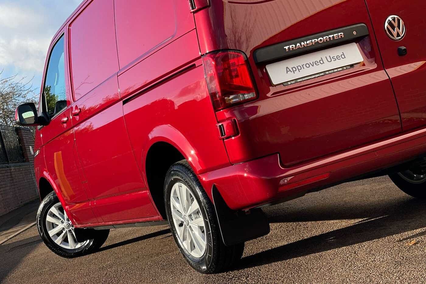 Volkswagen Transporter 2.0TDI 110ps T28 Highline BMT SWB--Delivery Miles
