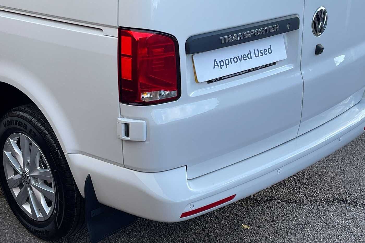 Volkswagen Transporter 2.0TDI 110ps T28 Highline BMT SWB--Delivery Miles