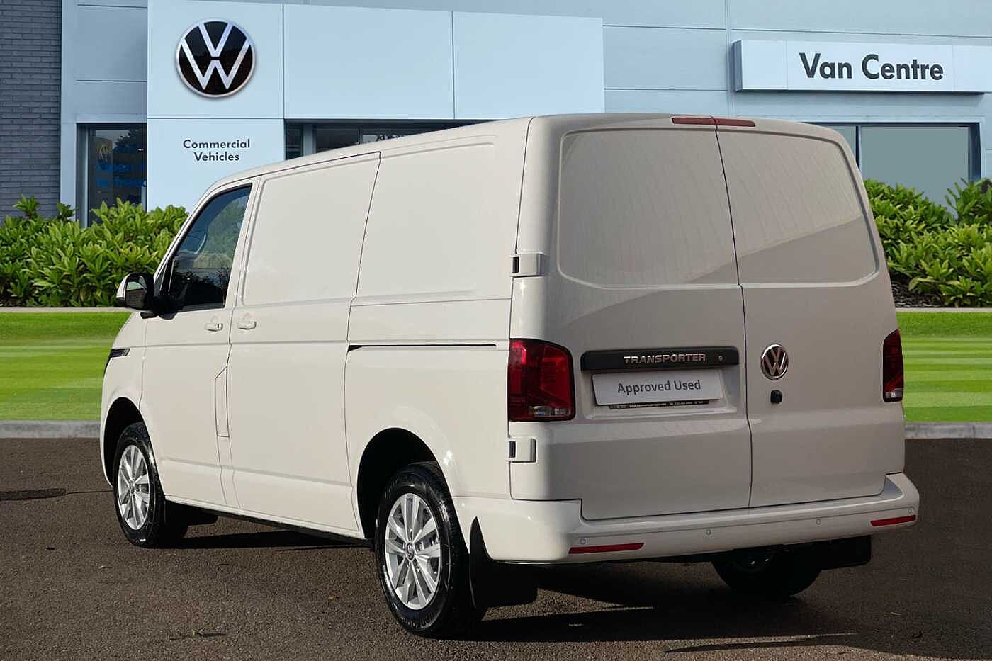 Volkswagen Transporter 2.0TDI 110ps T28 Highline BMT SWB--Delivery Miles