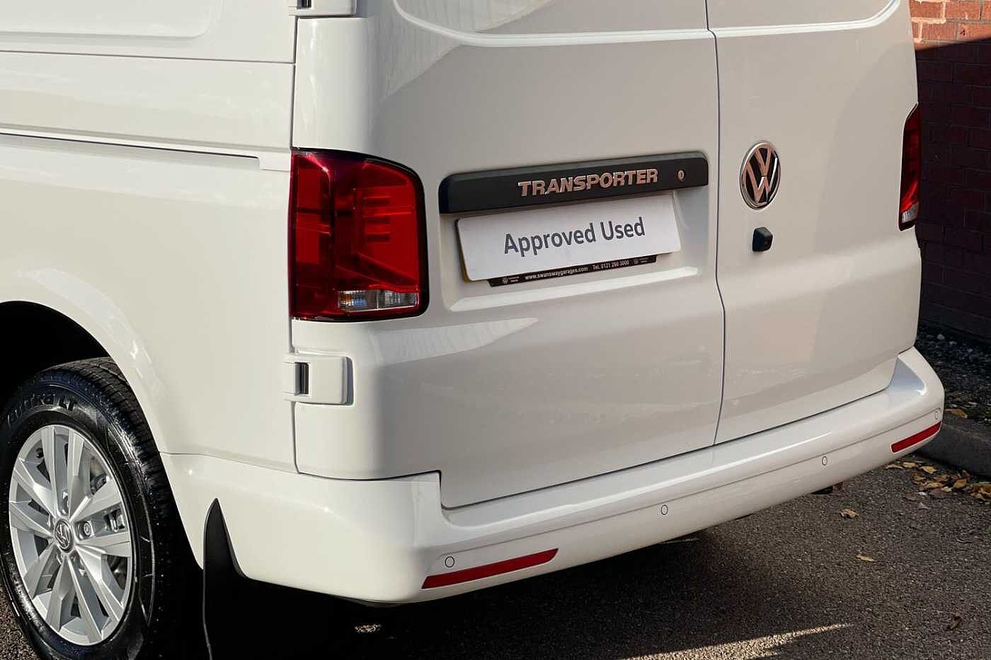 Volkswagen Transporter 2.0TDI 110ps T28 Highline BMT SWB--Delivery Miles
