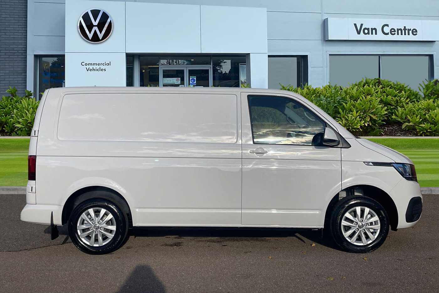 Volkswagen Transporter 2.0TDI 110ps T28 Highline BMT SWB--Delivery Miles