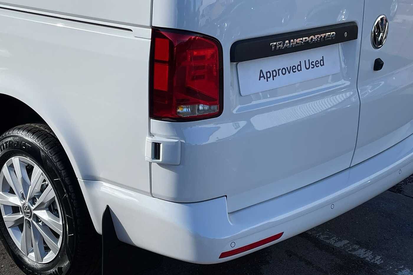 Volkswagen Transporter 2.0TDI 110ps T28 Highline BMT SWB--Delivery Miles +LED's/Camera