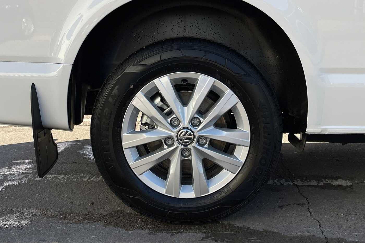 Volkswagen Transporter 2.0TDI 110ps T28 Highline BMT SWB--Delivery Miles +LED's/Camera