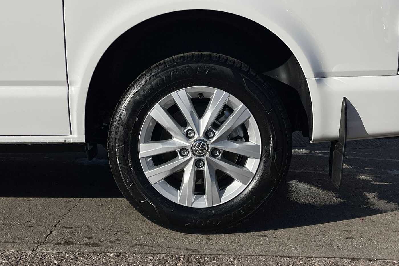 Volkswagen Transporter 2.0TDI 110ps T28 Highline BMT SWB--Delivery Miles +LED's/Camera