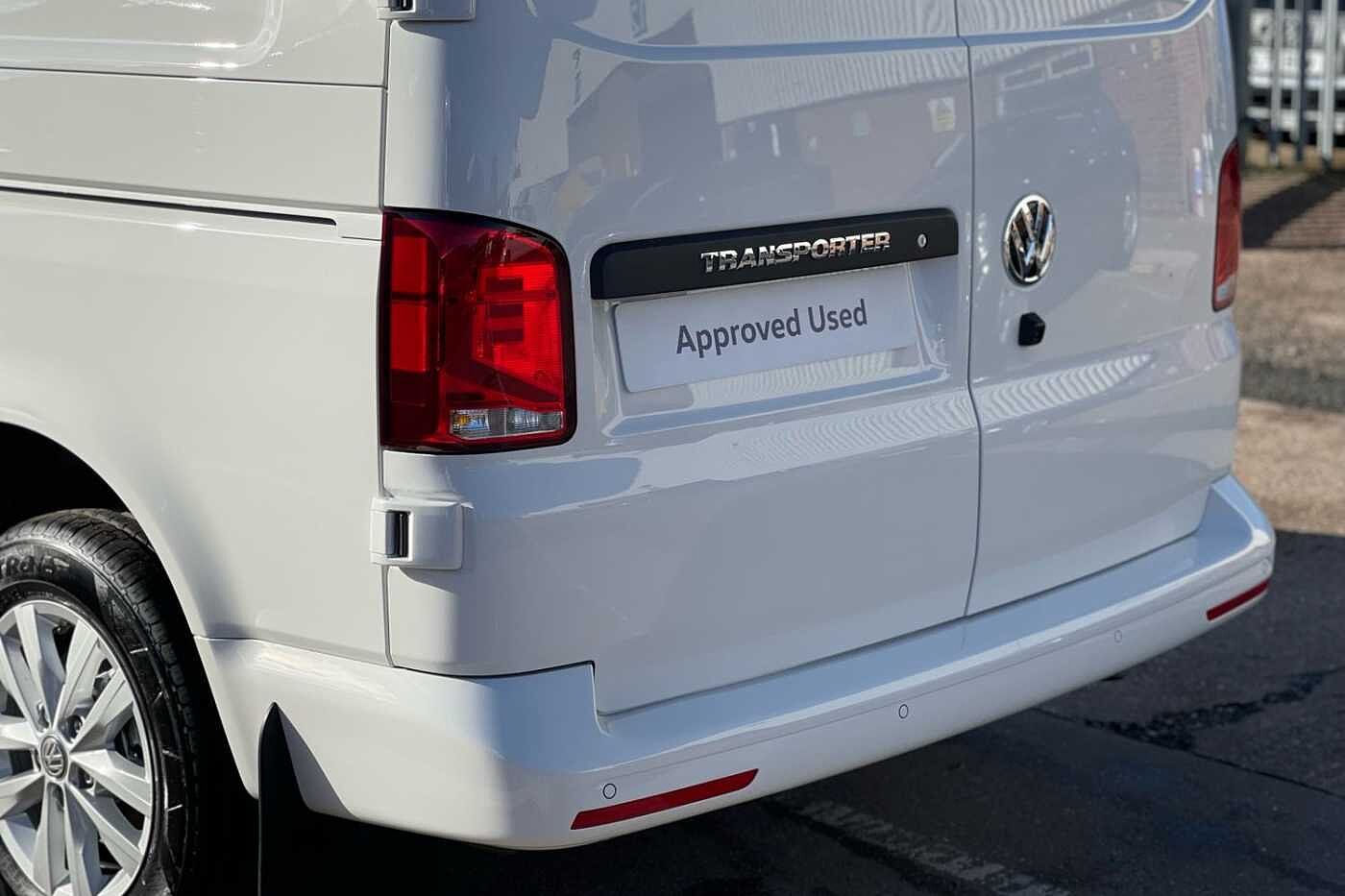 Volkswagen Transporter 2.0TDI 110ps T28 Highline BMT SWB--Delivery Miles +LED's/Camera