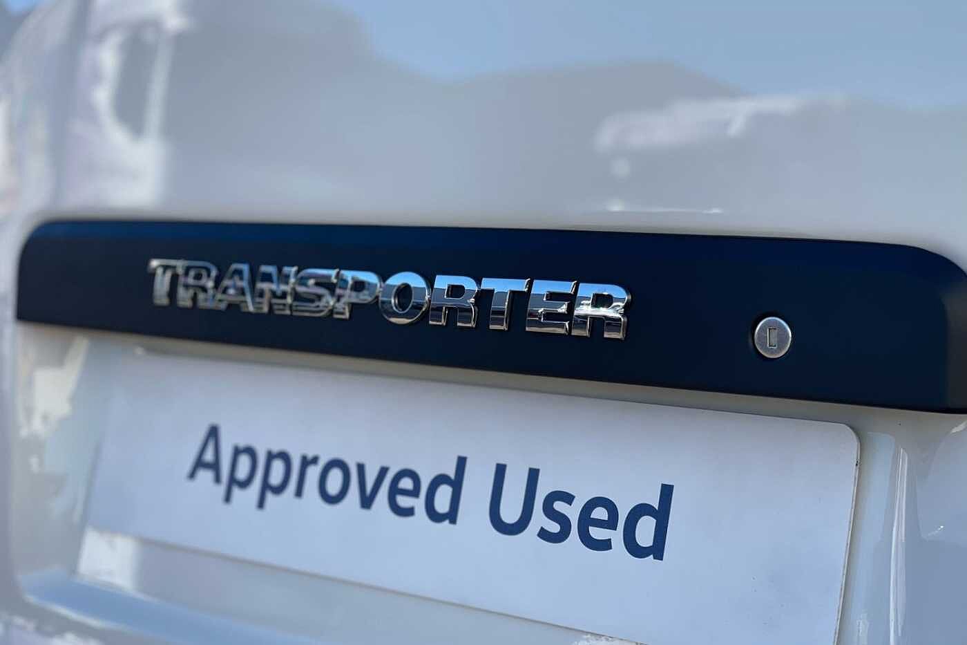 Volkswagen Transporter 2.0TDI 110ps T28 Highline BMT SWB--Delivery Miles +LED's/Camera