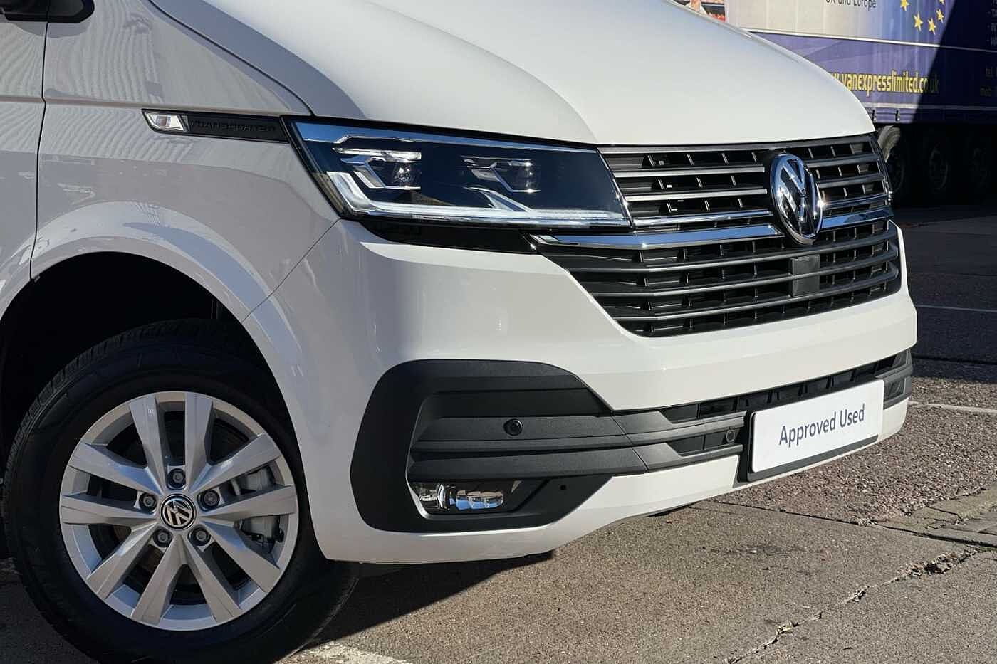 Volkswagen Transporter 2.0TDI 110ps T28 Highline BMT SWB--Delivery Miles +LED's/Camera