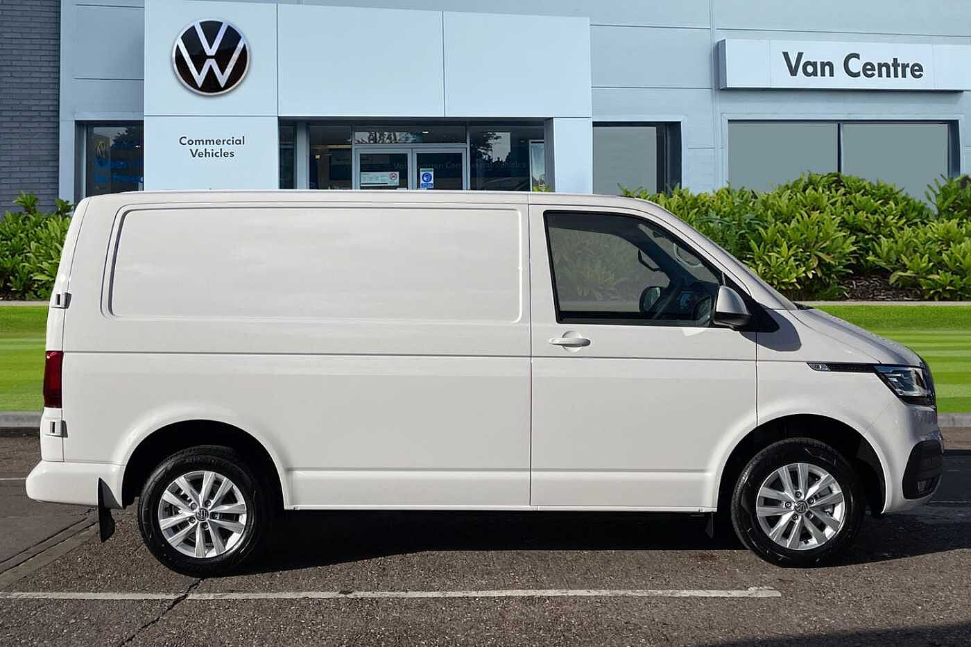 Volkswagen Transporter 2.0TDI 110ps T28 Highline BMT SWB--Delivery Miles +LED's/Camera