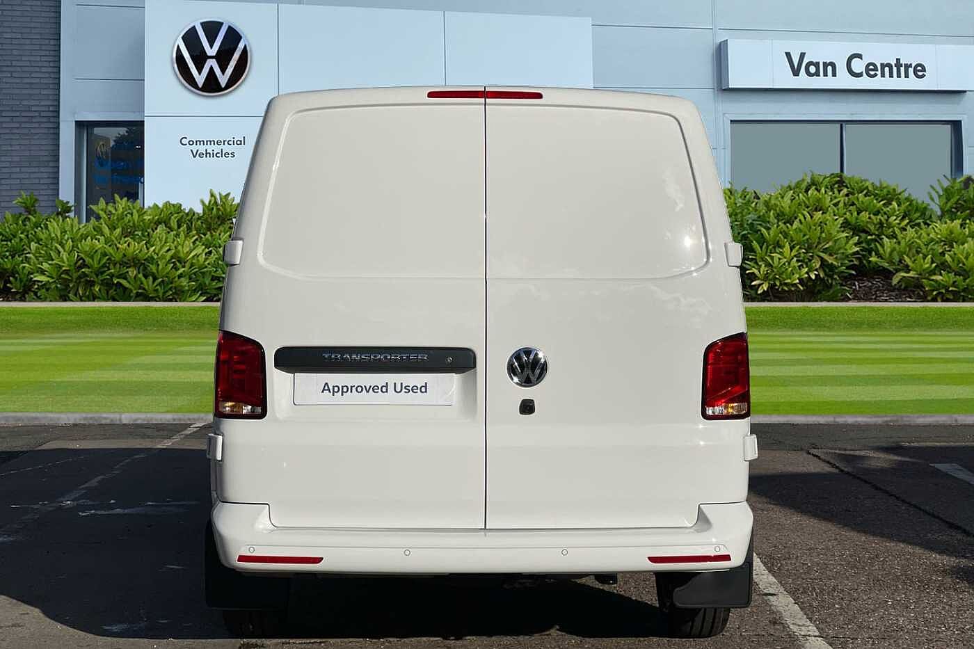 Volkswagen Transporter 2.0TDI 110ps T28 Highline BMT SWB--Delivery Miles +LED's/Camera