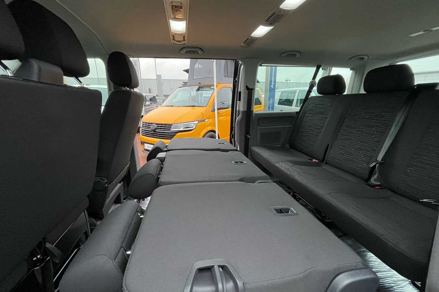 Volkswagen Transporter Shuttle SE LWB 150 PS 2.0 TDI 7sp DSG 9 Seats + 3 Zone AC-Delivery Miles