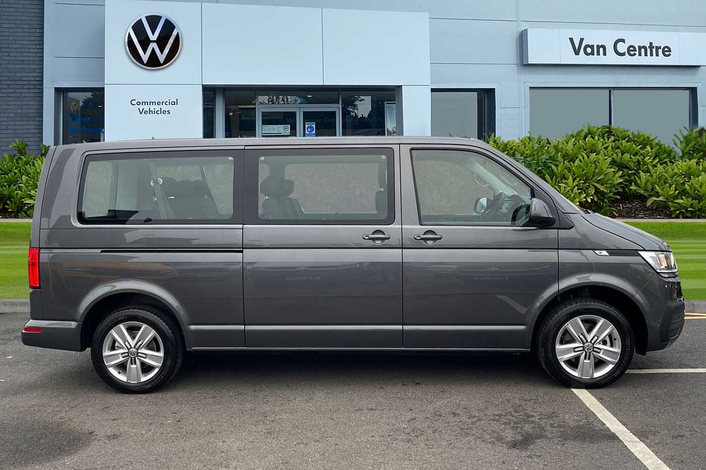 Volkswagen Transporter Shuttle SE LWB 150 PS 2.0 TDI 7sp DSG 9 Seats + 3 Zone AC-Delivery Miles