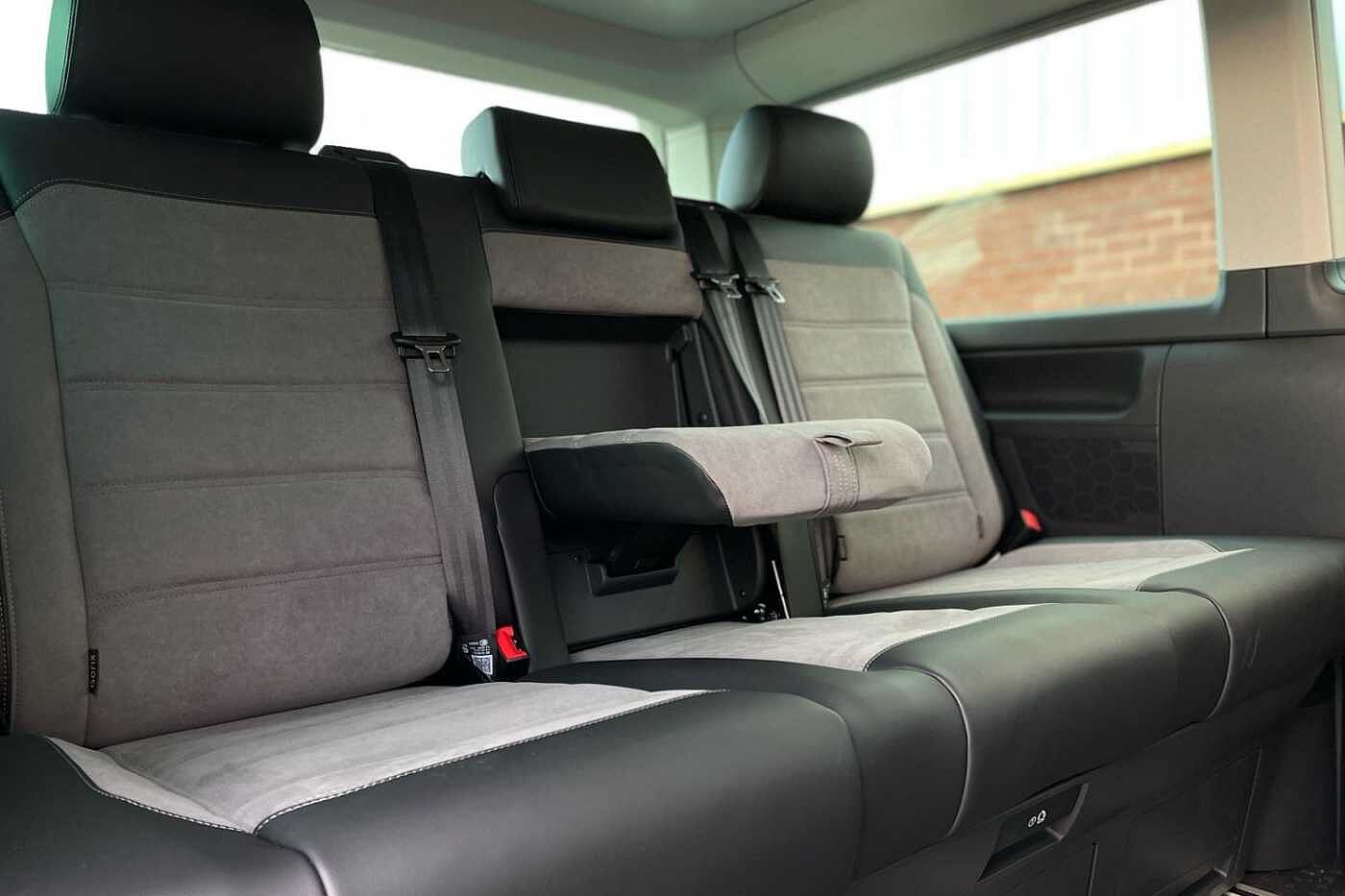 Volkswagen California Beach Camper SWB 150 PS 2.0 TDI 7sp DSG + Night Heater-Delivery Miles