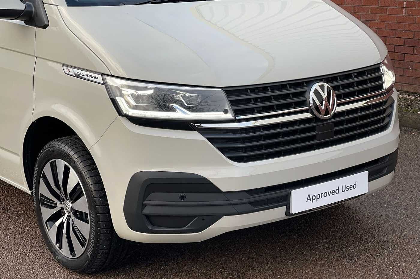 Volkswagen California Beach Camper SWB 150 PS 2.0 TDI 7sp DSG + Night Heater-Delivery Miles