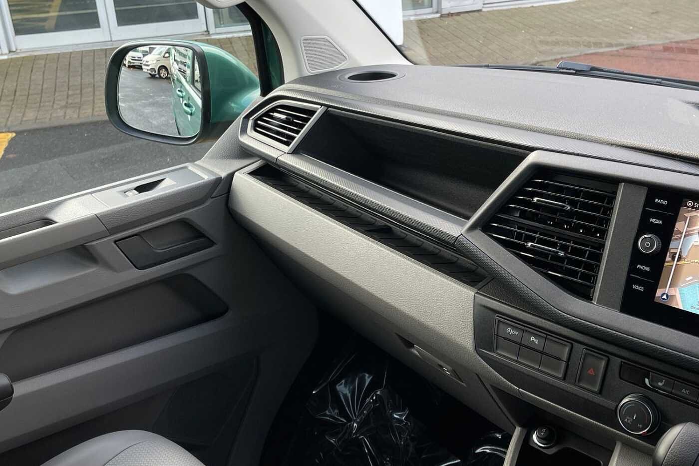 Volkswagen Transporter T32 LWB Kombi Highline 2.0 TDI 150PS DSG-Delivery Miles-Great Spec!