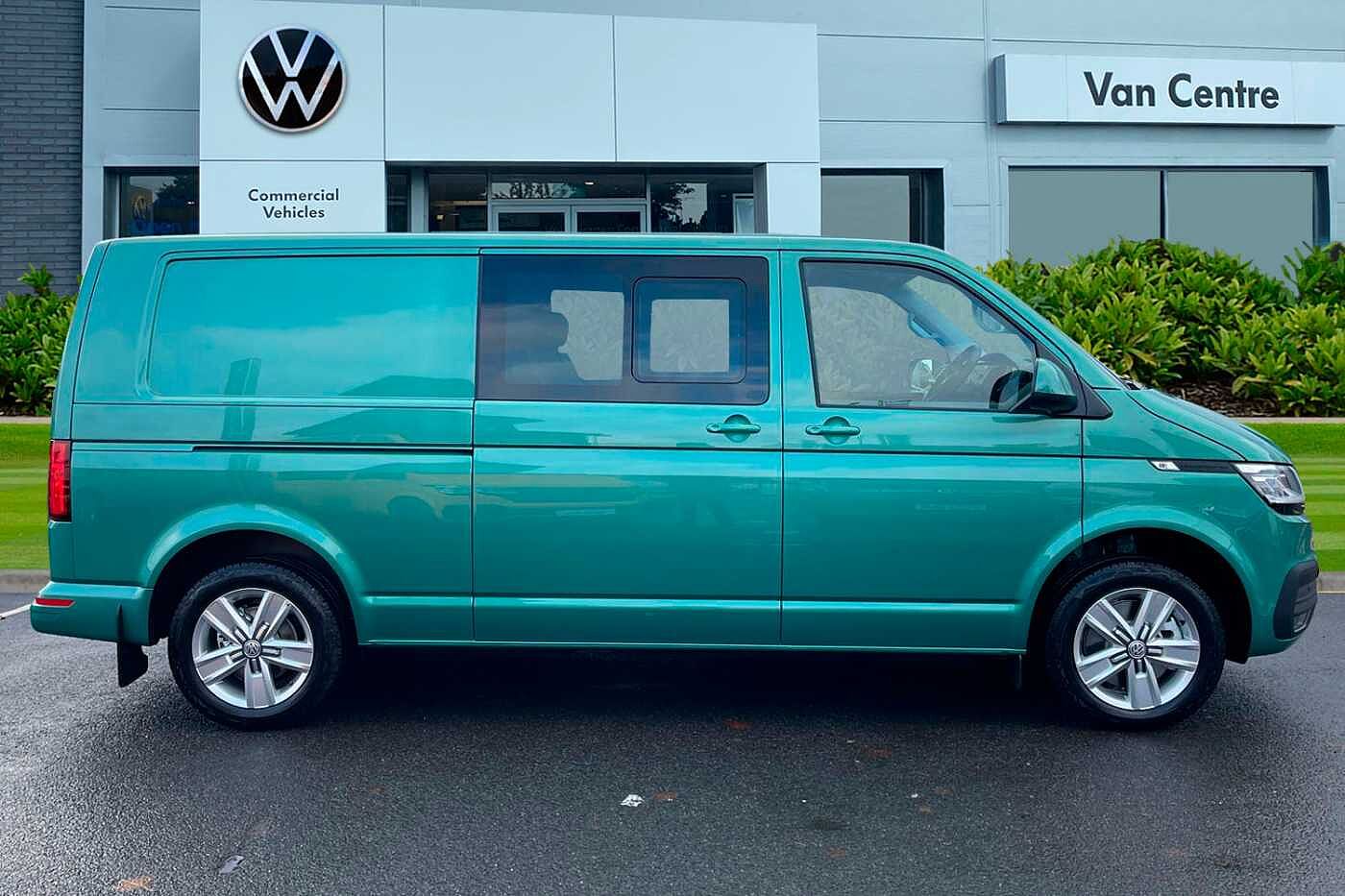 Volkswagen Transporter T32 LWB Kombi Highline 2.0 TDI 150PS DSG-Delivery Miles-Great Spec!