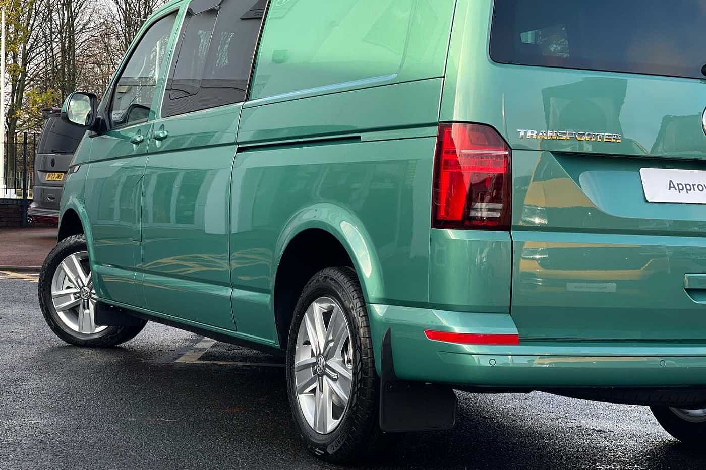 Volkswagen Transporter T32 LWB Kombi Highline 2.0 TDI 150PS DSG-Delivery Miles-Great Spec!