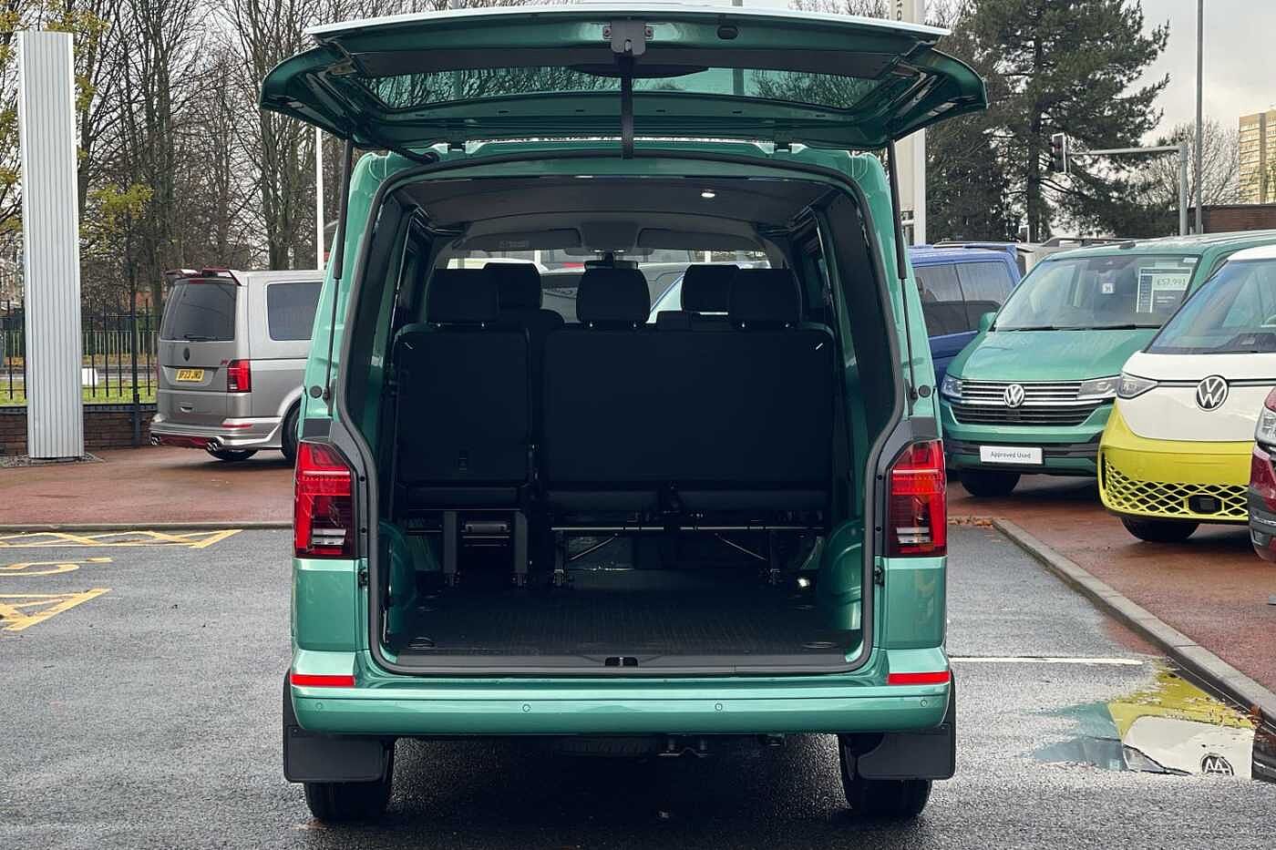 Volkswagen Transporter T32 LWB Kombi Highline 2.0 TDI 150PS DSG-Delivery Miles-Great Spec!