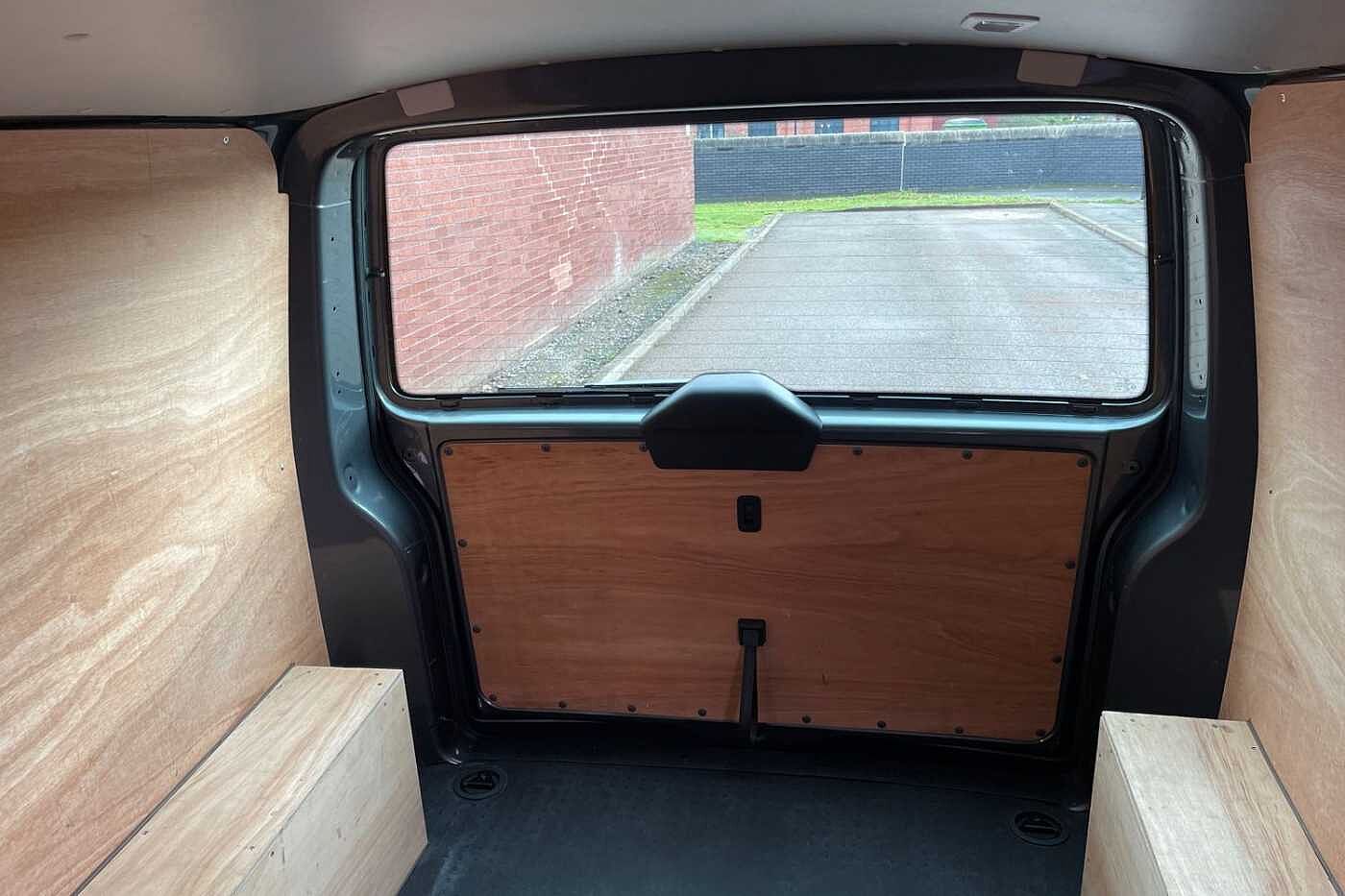 Volkswagen Transporter T32 Kombi Highline LWB 204 PS 2.0 TDI 7sp DSG Auto