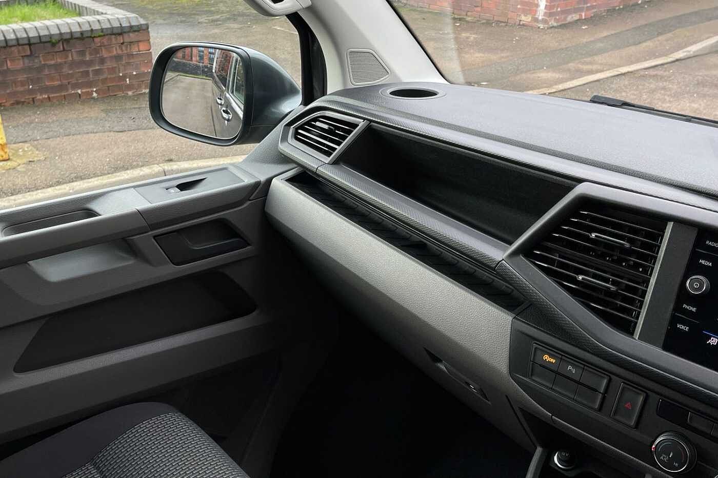 Volkswagen Transporter T32 Kombi Highline LWB 204 PS 2.0 TDI 7sp DSG Auto