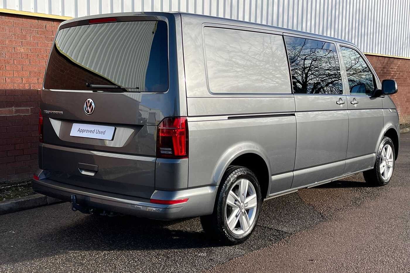 Volkswagen Transporter T32 Kombi Highline LWB 204 PS 2.0 TDI 7sp DSG Auto