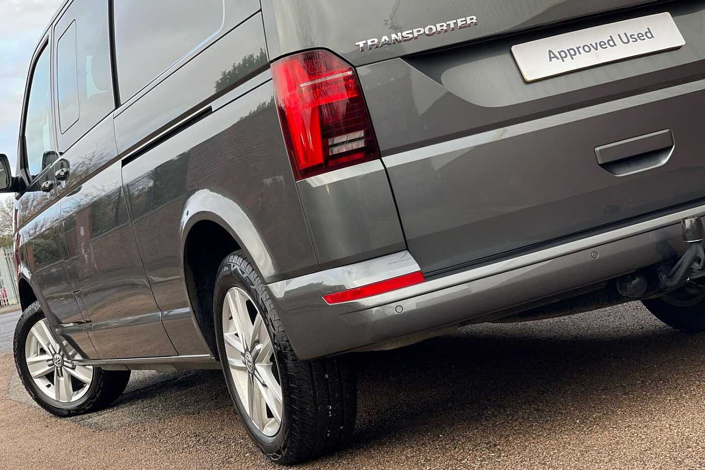 Volkswagen Transporter T32 Kombi Highline LWB 204 PS 2.0 TDI 7sp DSG Auto
