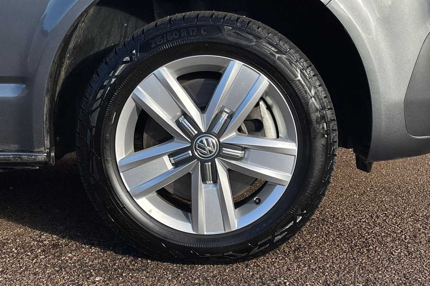 Volkswagen Transporter T32 Kombi Highline LWB 204 PS 2.0 TDI 7sp DSG Auto