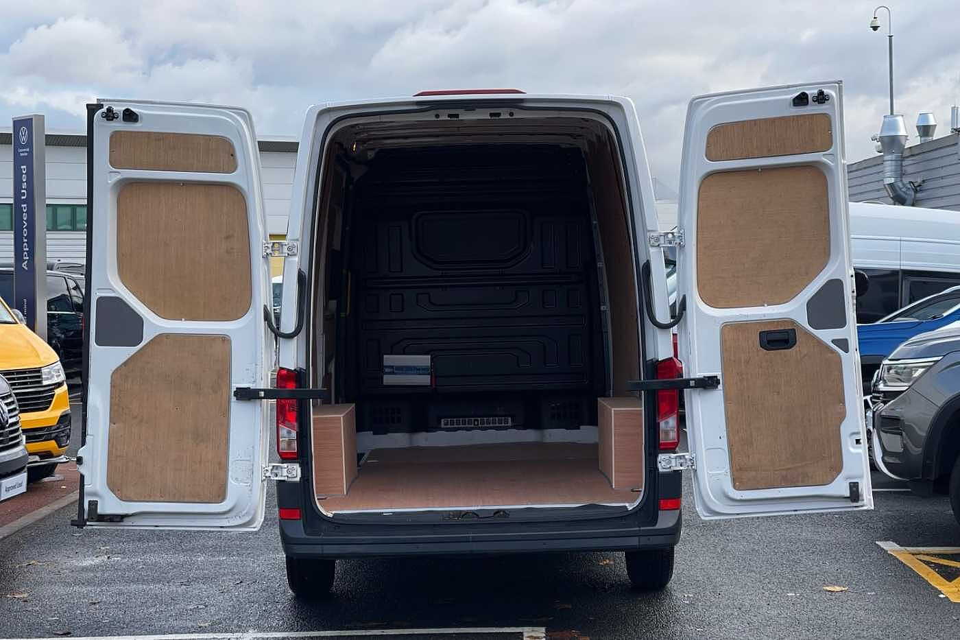 Volkswagen Crafter 2.0TDI 102PS CR35 MWB Startline + Business Pack