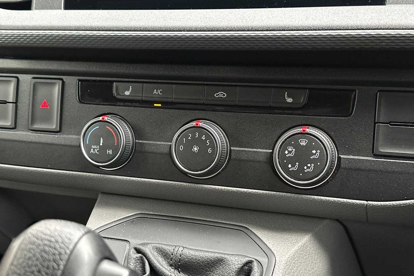 Volkswagen Transporter 2.0 BiTDI 204PS T32 Highline SWB 4M 4X4 DSG-Tailgate/NAV/LED's