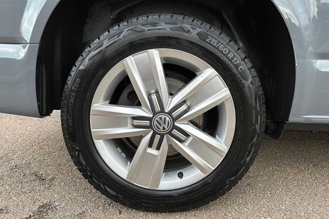 Volkswagen Transporter 2.0 BiTDI 204PS T32 Highline SWB 4M 4X4 DSG-Tailgate/NAV/LED's