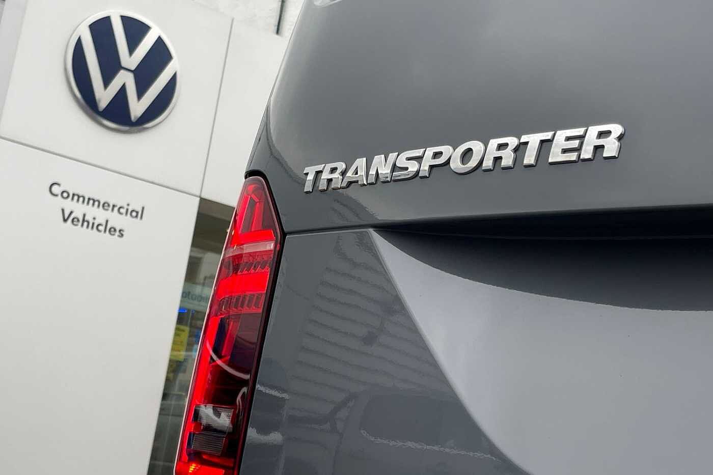 Volkswagen Transporter 2.0 BiTDI 204PS T32 Highline SWB 4M 4X4 DSG-Tailgate/NAV/LED's