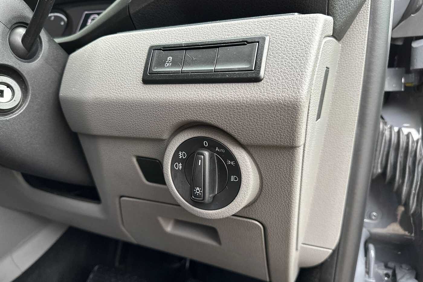 Volkswagen Transporter 2.0 BiTDI 204PS T32 Highline SWB 4M 4X4 DSG-Tailgate/NAV/LED's