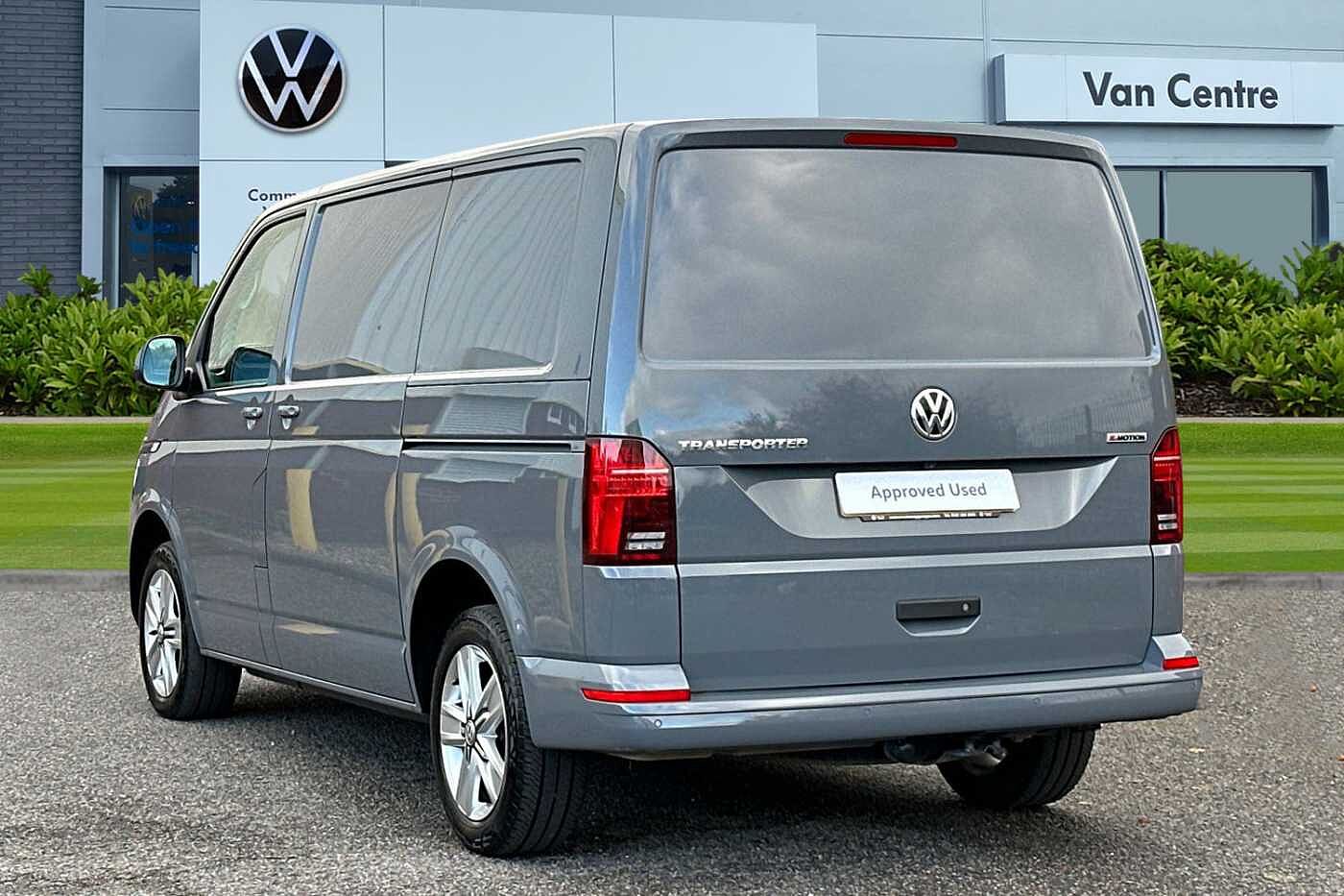 Volkswagen Transporter 2.0 BiTDI 204PS T32 Highline SWB 4M 4X4 DSG-Tailgate/NAV/LED's