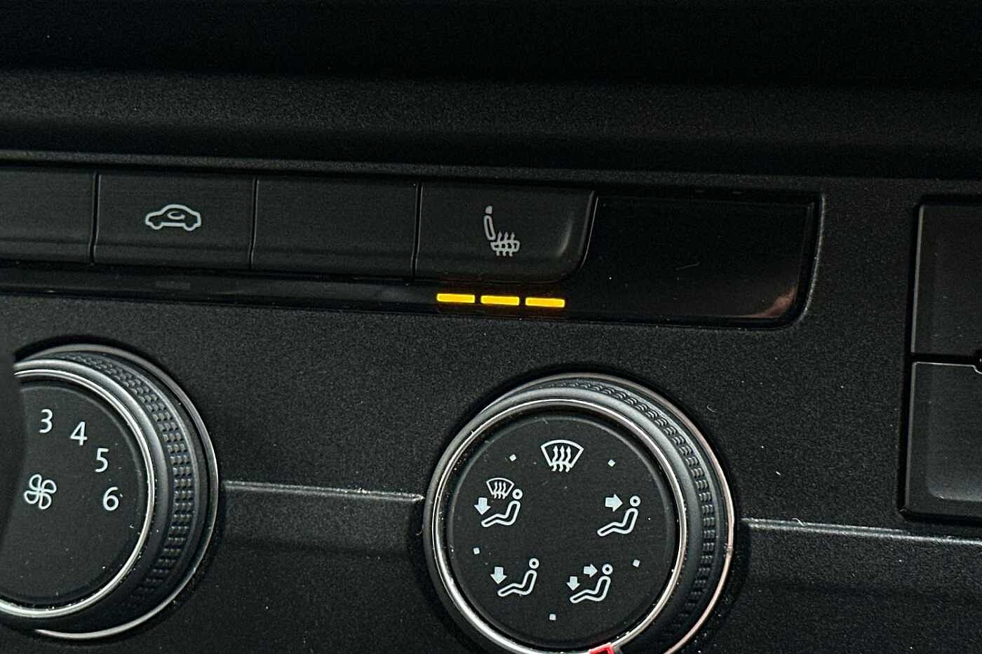 Volkswagen Transporter 2.0 BiTDI 204PS T32 Highline SWB 4M 4X4 DSG-Tailgate/NAV/LED's