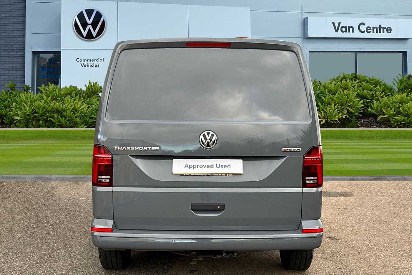 Volkswagen Transporter 2.0 BiTDI 204PS T32 Highline SWB 4M 4X4 DSG-Tailgate/NAV/LED's